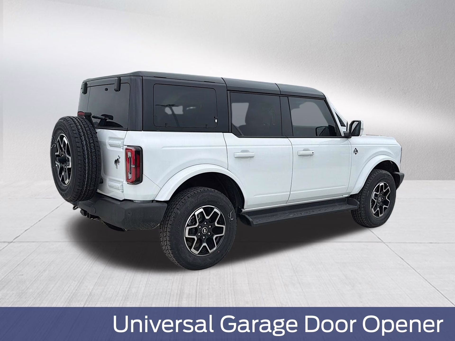 2025 Oxford White Ford Bronco Outer Banks 4X4 SUV