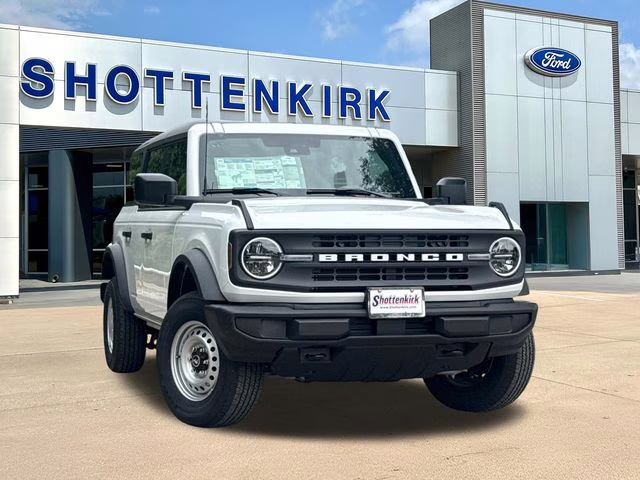 2026 Oxford White Ford Bronco Base 4X4 SUV