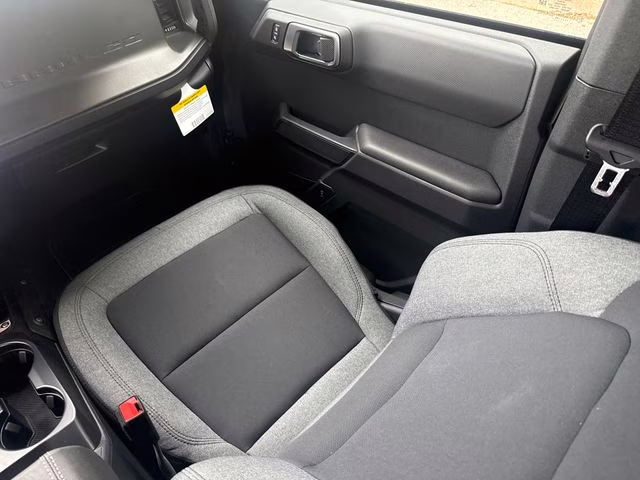 2026 Oxford White Ford Bronco Base 4X4 SUV