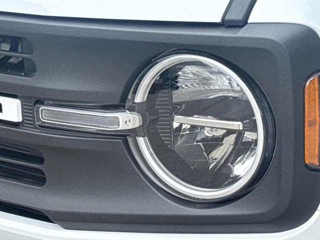 2026 Oxford White Ford Bronco Base 4X4 SUV