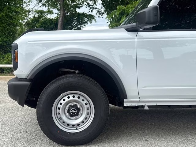 2026 Oxford White Ford Bronco Base 4X4 SUV