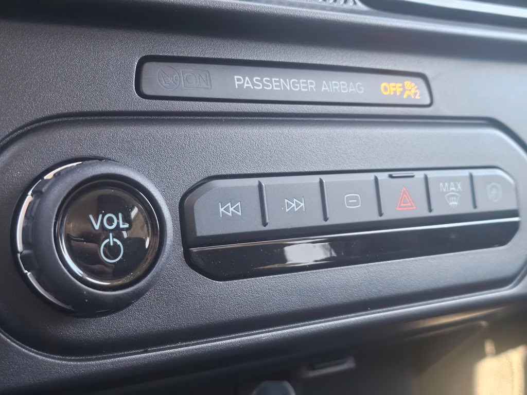 2026 Space White Metallic Ford Maverick XL FWD Truck