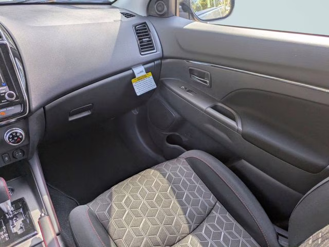 2026 Mercury Gray Metallic Mitsubishi Outlander Sport 2.0 LE 4X4 SUV