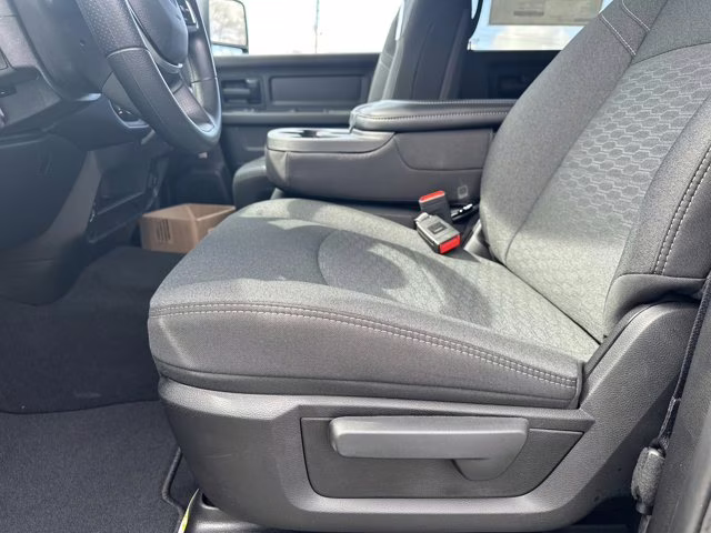 2026 Diamond Black Crystal Pearlcoat Ram 2500 Tradesman 4X4 Truck