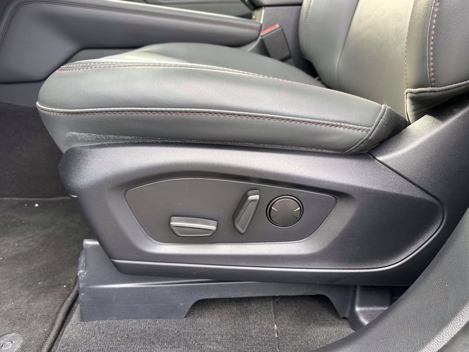 2025 Vapor Blue Metallic Ford Explorer Active 4WD 4X4 SUV
