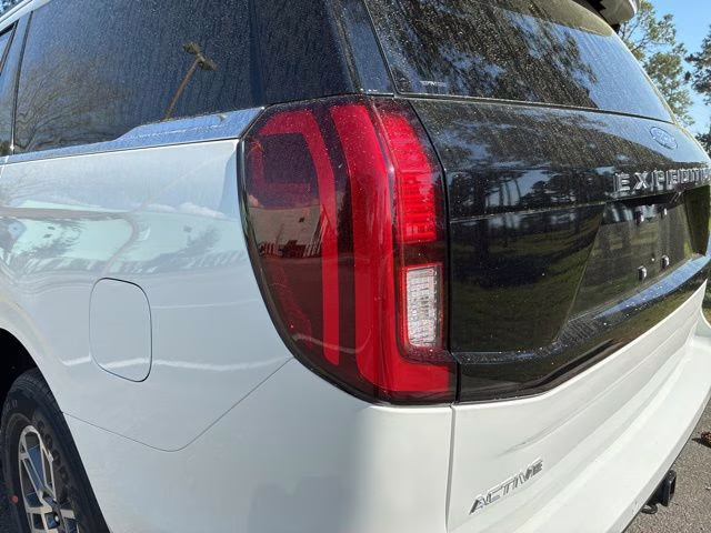 2026 White Metallic Ford Expedition Active RWD SUV