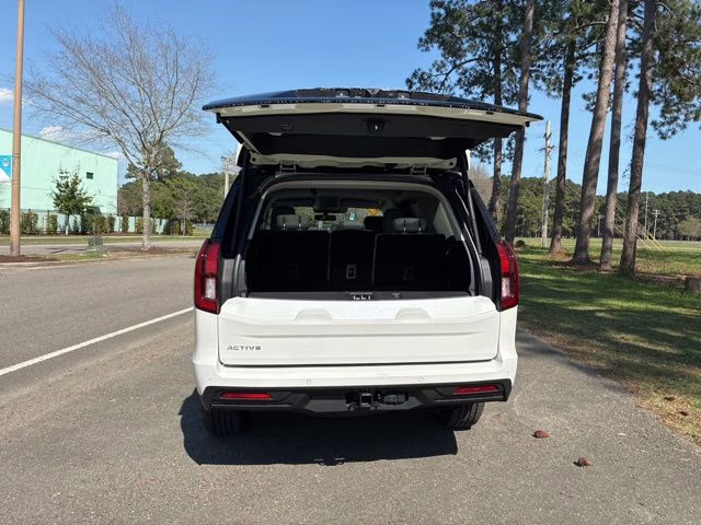 2026 White Metallic Ford Expedition Active RWD SUV