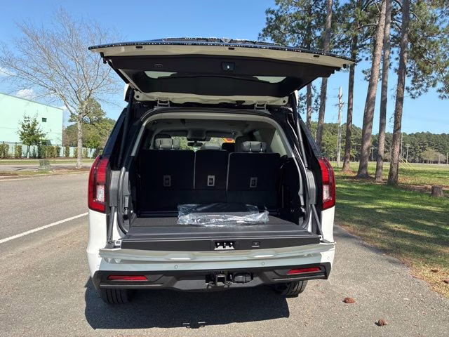 2026 White Metallic Ford Expedition Active RWD SUV