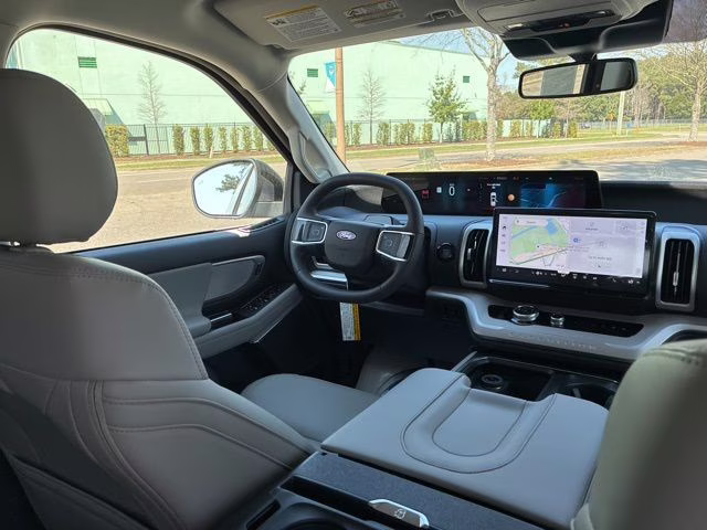 2026 White Metallic Ford Expedition Active RWD SUV