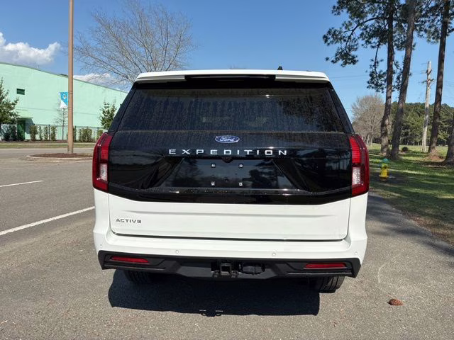 2026 White Metallic Ford Expedition Active RWD SUV