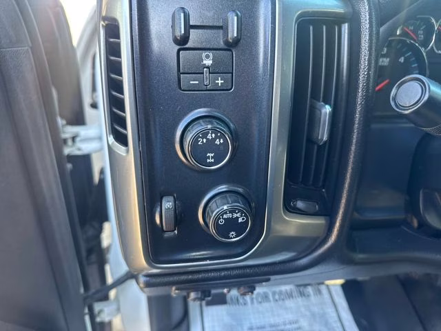 2015 Summit White Chevrolet Silverado 2500HD LT 4X4 Truck