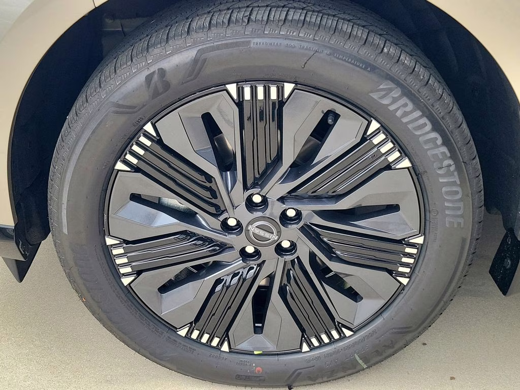 2026 Champagne Silver Metallic Nissan Murano Platinum AWD SUV