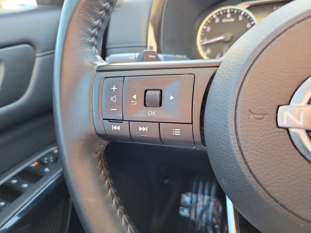 2025 Glacier White Nissan Pathfinder SV FWD SUV