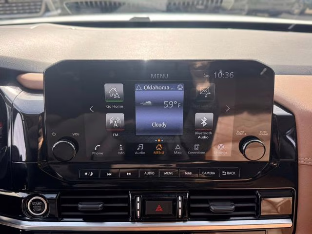 2023 Pearl White Tricoat Nissan Pathfinder Platinum 4X4 SUV