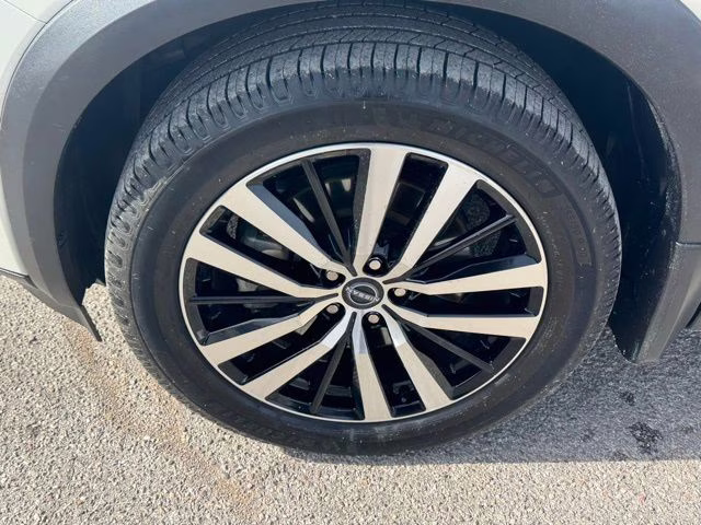 2023 Pearl White Tricoat Nissan Pathfinder Platinum 4X4 SUV