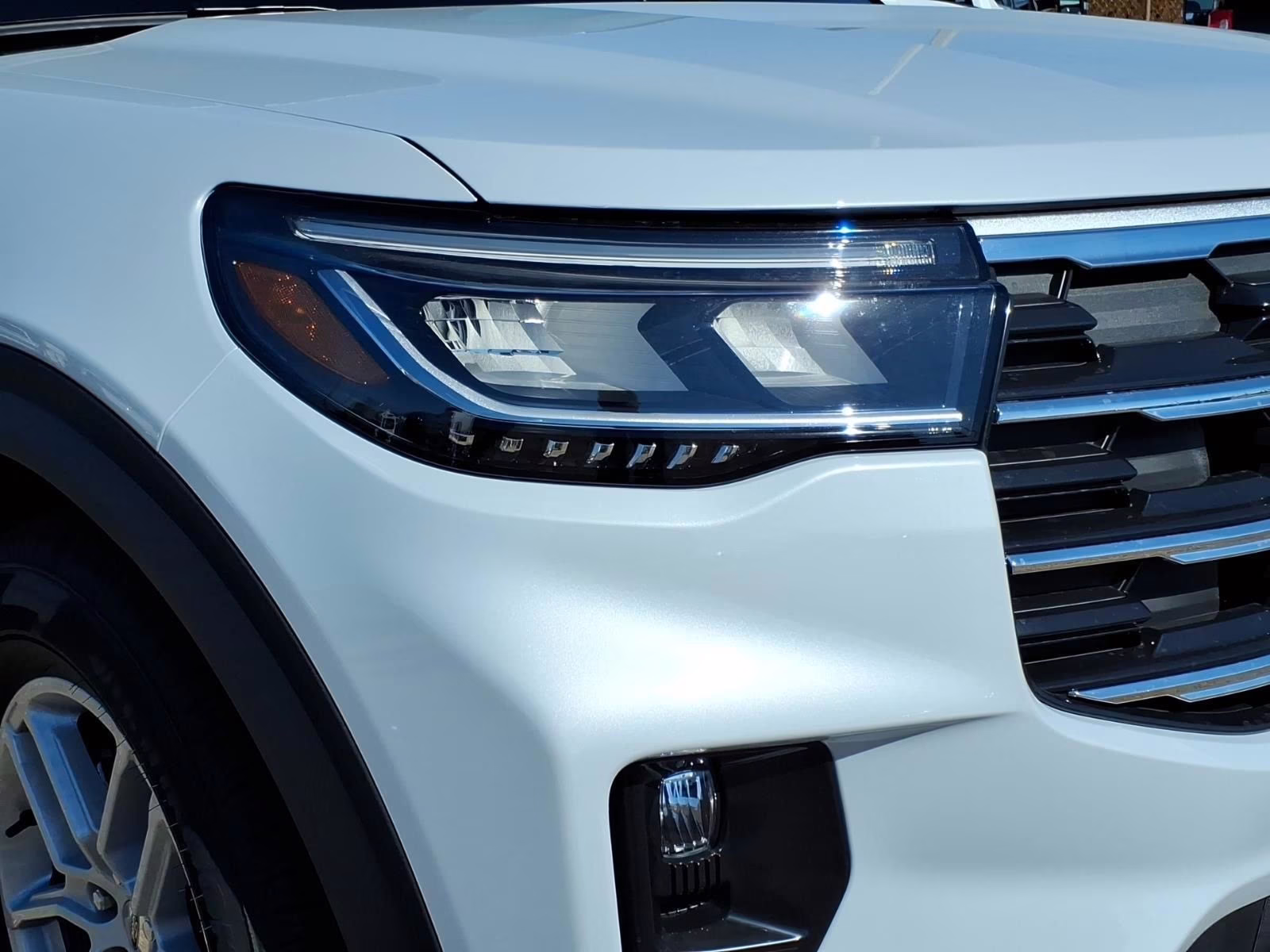 2026 White Metallic Ford Explorer Active RWD SUV