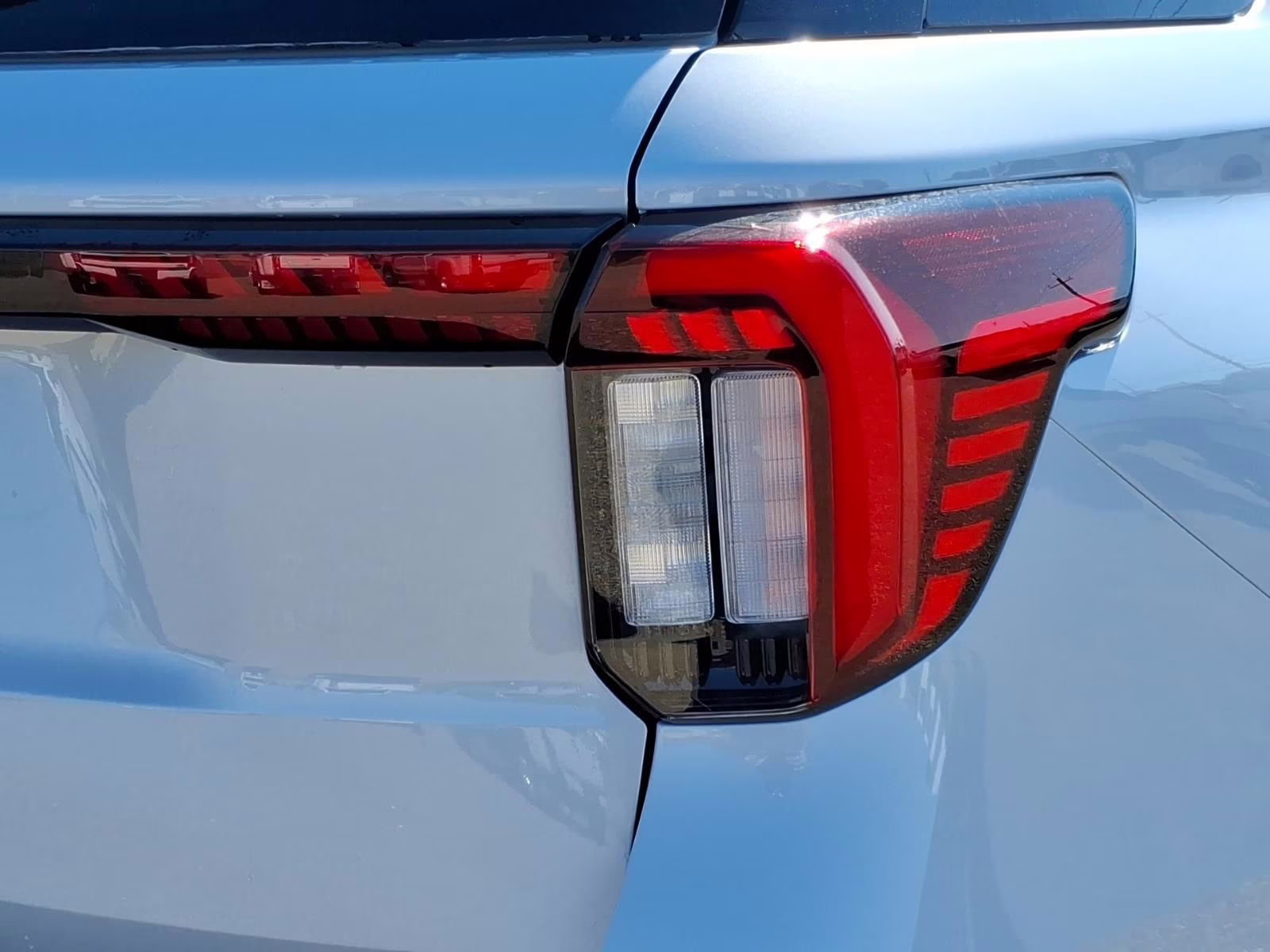 2026 White Metallic Ford Explorer Active RWD SUV