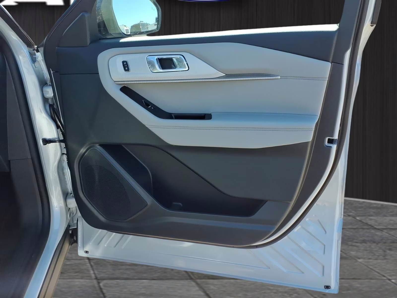 2026 White Metallic Ford Explorer Active RWD SUV