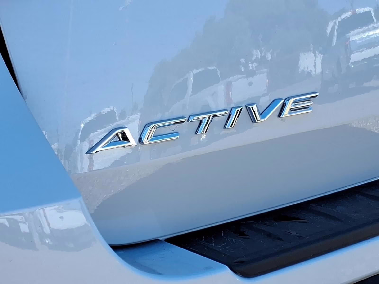 2026 White Metallic Ford Explorer Active RWD SUV
