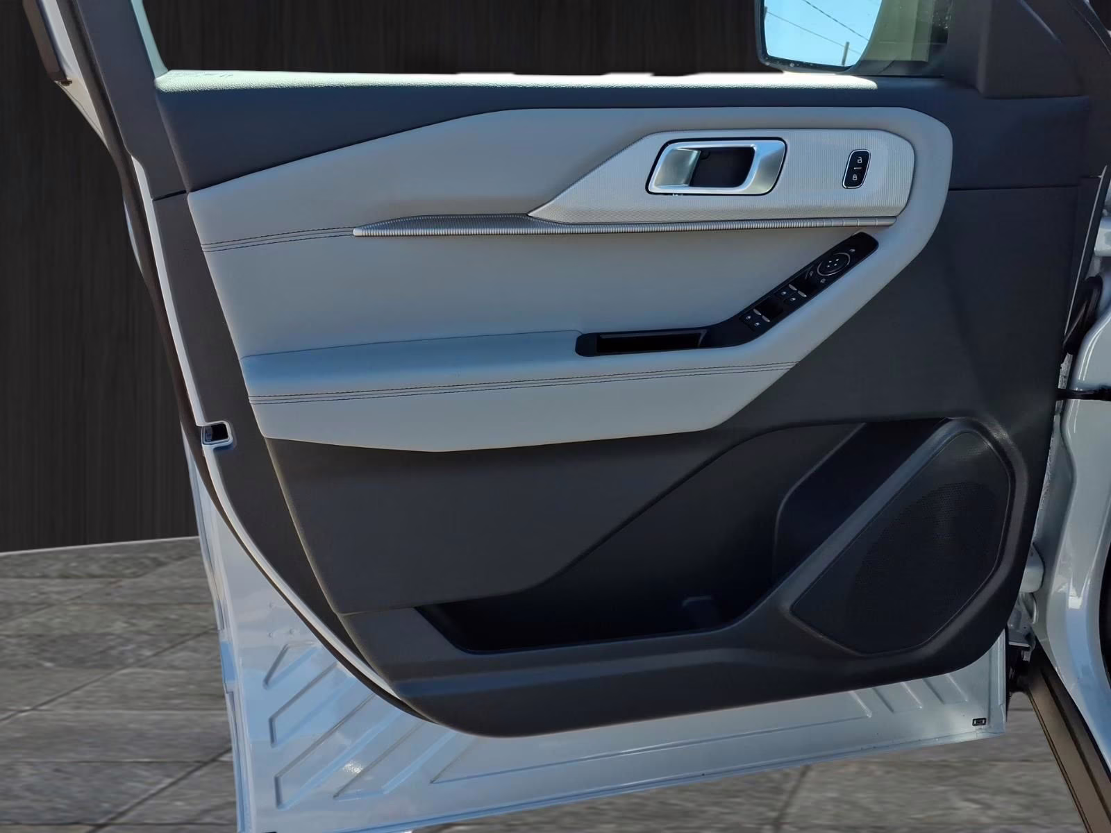 2026 White Metallic Ford Explorer Active RWD SUV