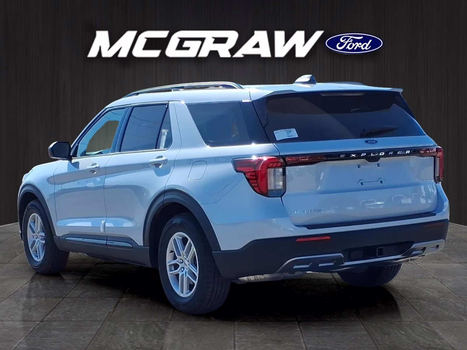 2026 White Metallic Ford Explorer Active RWD SUV