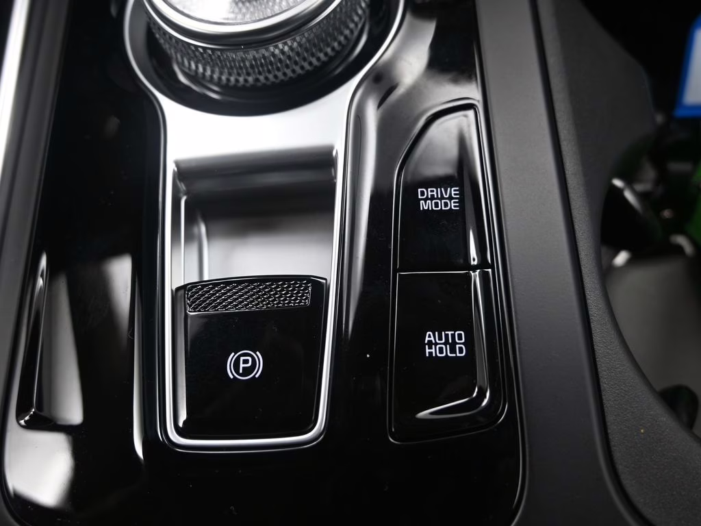 2026 Ceramic Silver Kia Carnival Hybrid SX Prestige FWD Van