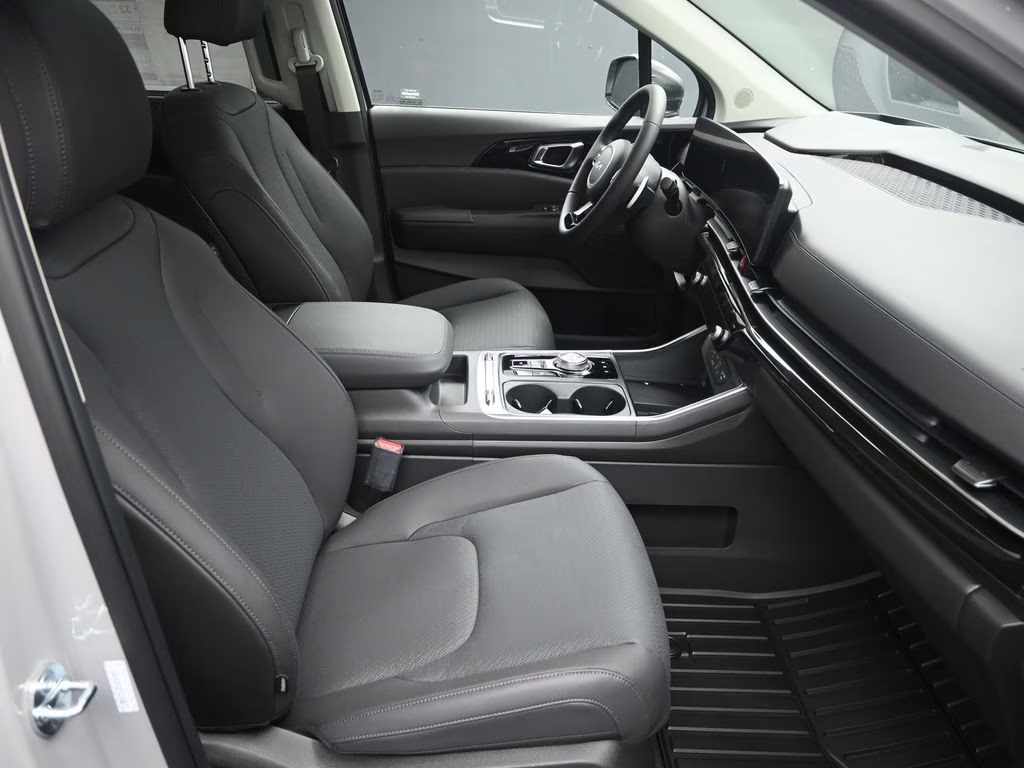 2026 Ceramic Silver Kia Carnival Hybrid SX Prestige FWD Van