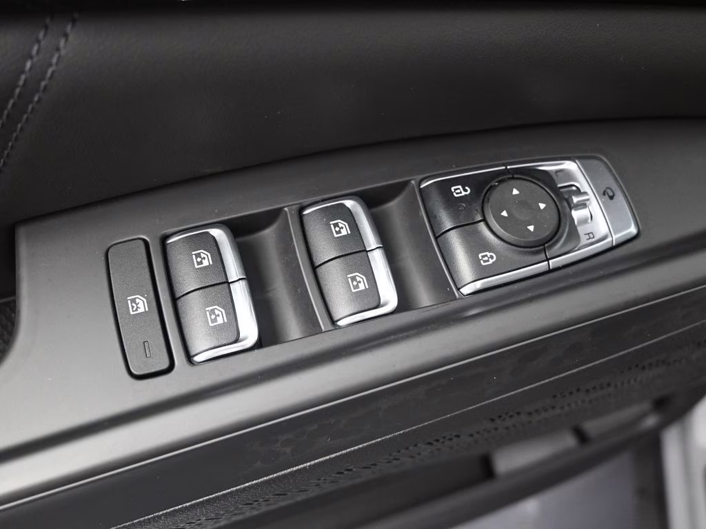 2026 Ceramic Silver Kia Carnival Hybrid SX Prestige FWD Van