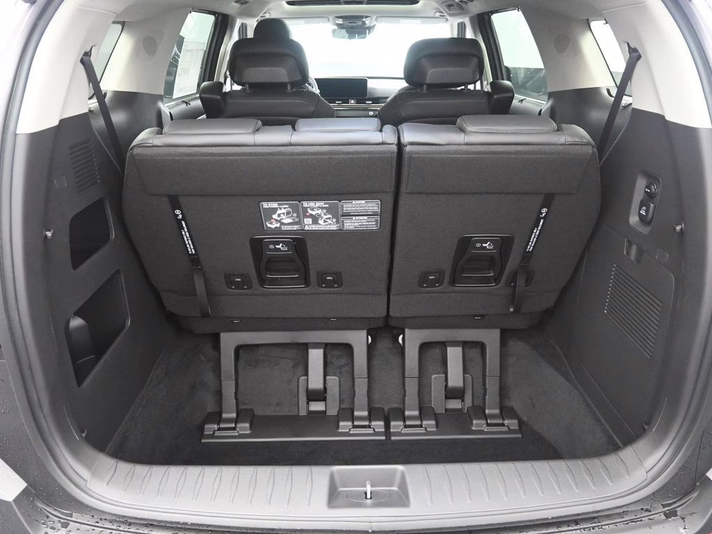 2026 Ceramic Silver Kia Carnival Hybrid SX Prestige FWD Van