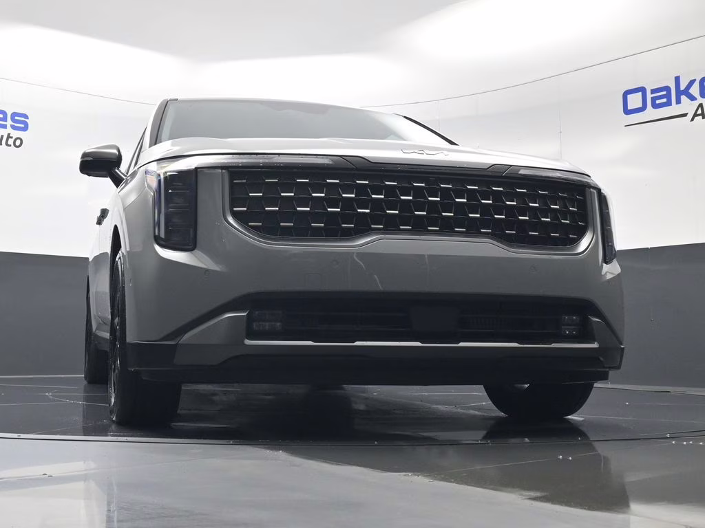 2026 Ceramic Silver Kia Carnival Hybrid SX Prestige FWD Van