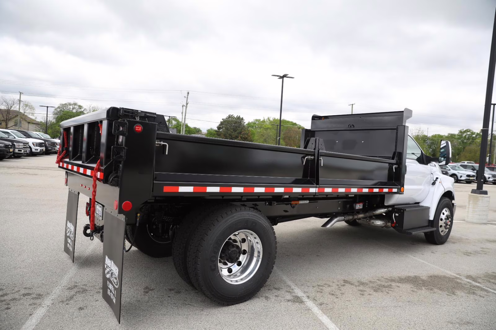 2027 Oxford White Ford F-750 Straight Frame Base RWD Truck