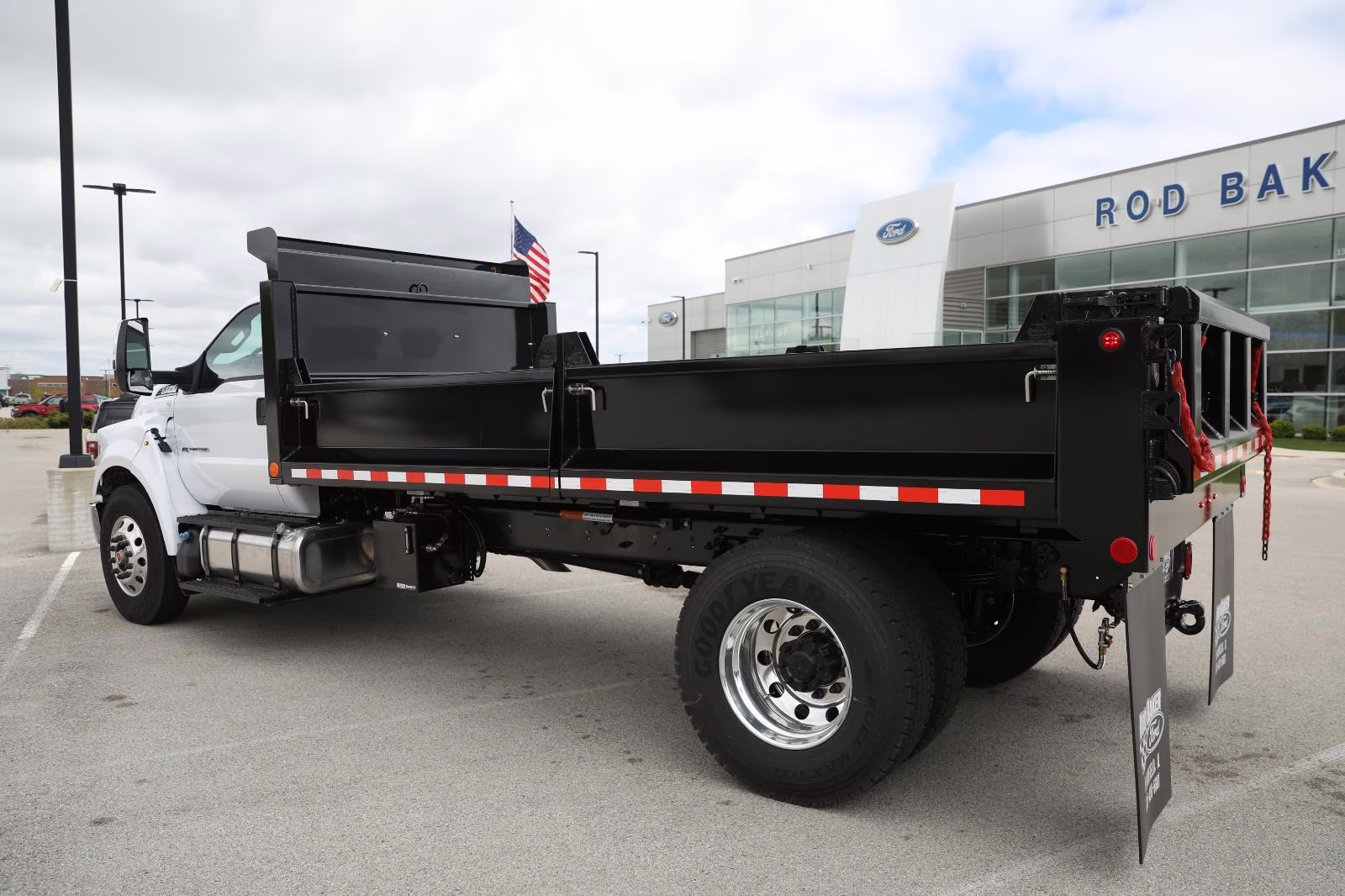 2027 Oxford White Ford F-750 Straight Frame Base RWD Truck