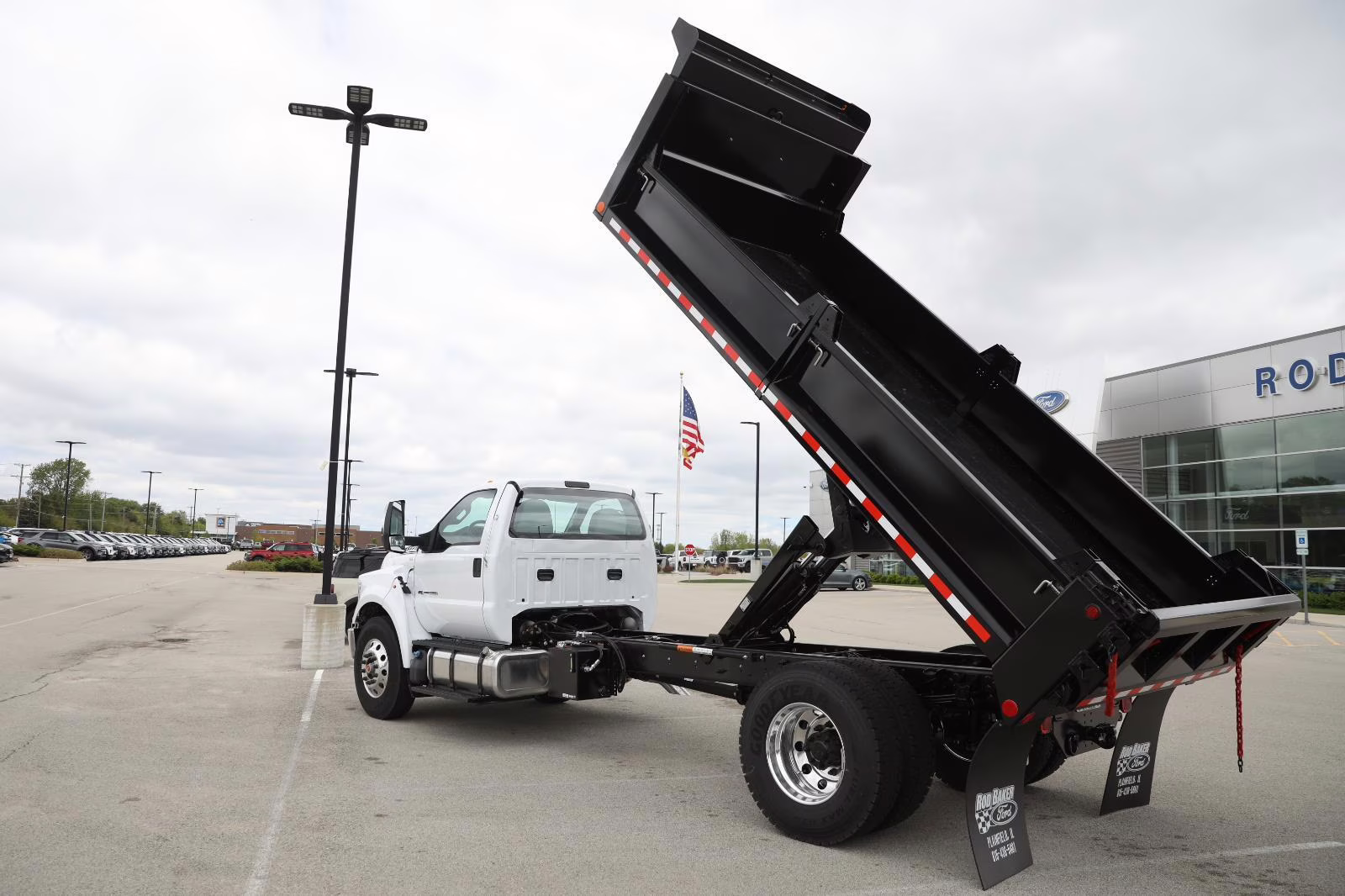 2027 Oxford White Ford F-750 Straight Frame Base RWD Truck