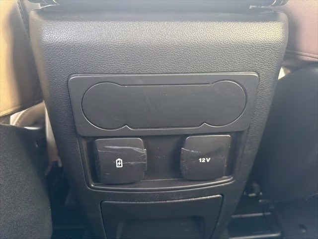 2023 White Metallic Ford Explorer XLT 4X4 SUV