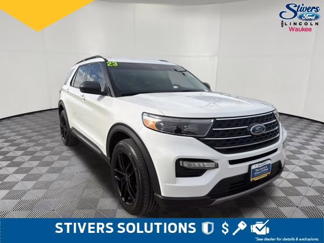 2023 White Metallic Ford Explorer XLT 4X4 SUV