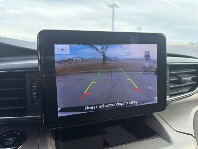 2023 White Metallic Ford Explorer XLT 4X4 SUV