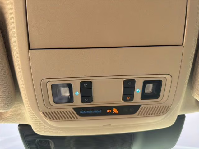 2023 White Metallic Ford Explorer XLT 4X4 SUV