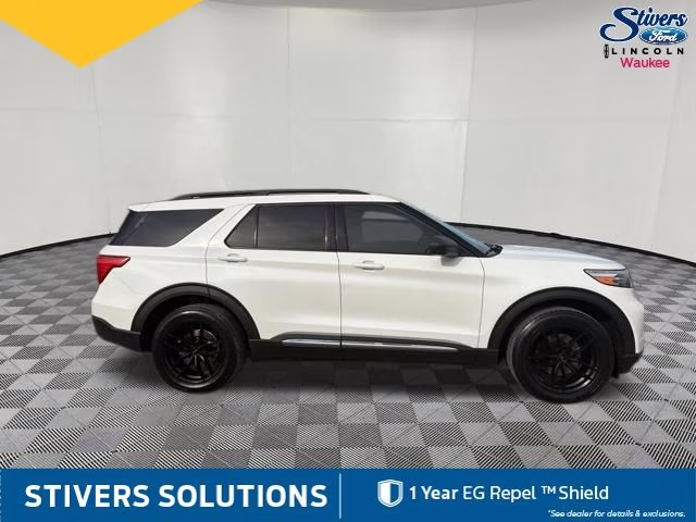2023 White Metallic Ford Explorer XLT 4X4 SUV
