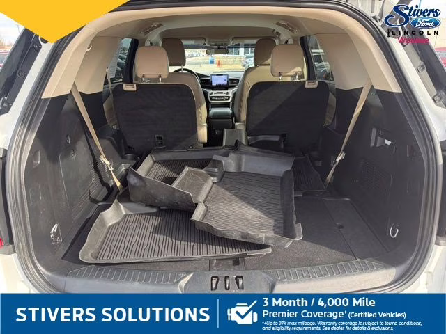 2023 White Metallic Ford Explorer XLT 4X4 SUV