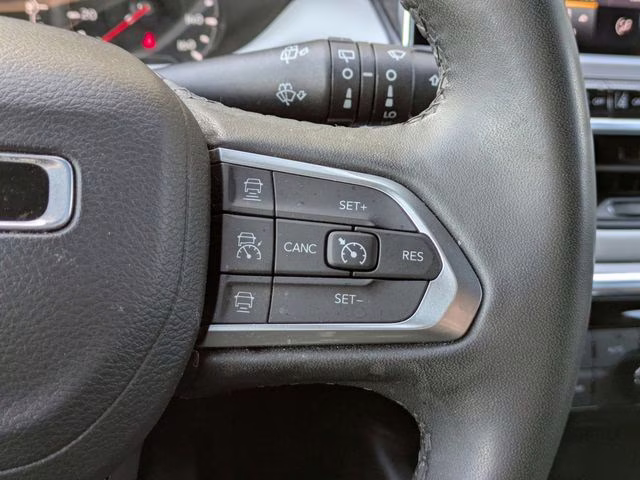 2023 Redline Pearlcoat Jeep Compass Limited 4X4 SUV