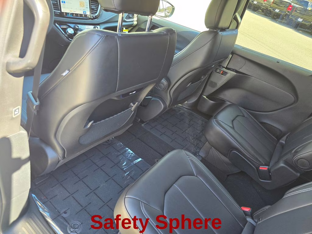 2026 Bright White Clearcoat Chrysler Pacifica Select FWD Van