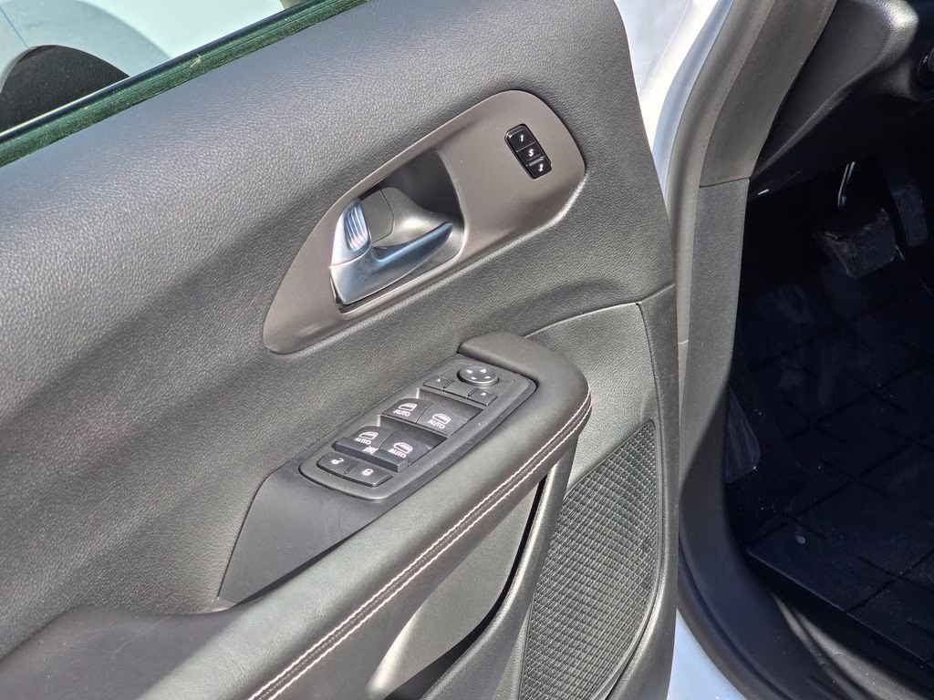 2026 Bright White Clearcoat Chrysler Pacifica Select FWD Van