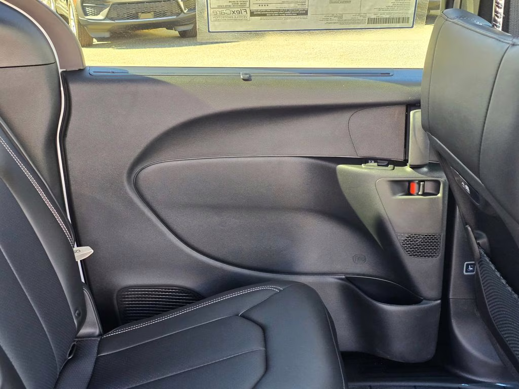 2026 Bright White Clearcoat Chrysler Pacifica Select FWD Van