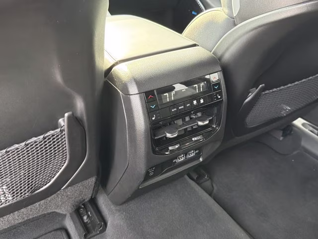 2023 Silver Zynith Jeep Grand Cherokee 4xe Overland 4X4 SUV