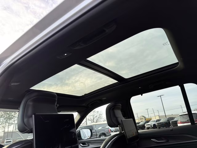 2023 Silver Zynith Jeep Grand Cherokee 4xe Overland 4X4 SUV