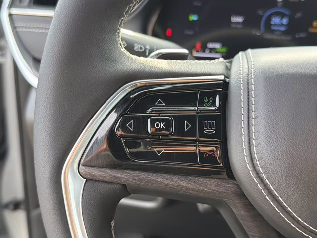 2023 Silver Zynith Jeep Grand Cherokee 4xe Overland 4X4 SUV