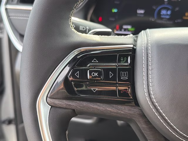 2023 Silver Zynith Jeep Grand Cherokee 4xe Overland 4X4 SUV