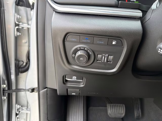 2023 Silver Zynith Jeep Grand Cherokee 4xe Overland 4X4 SUV