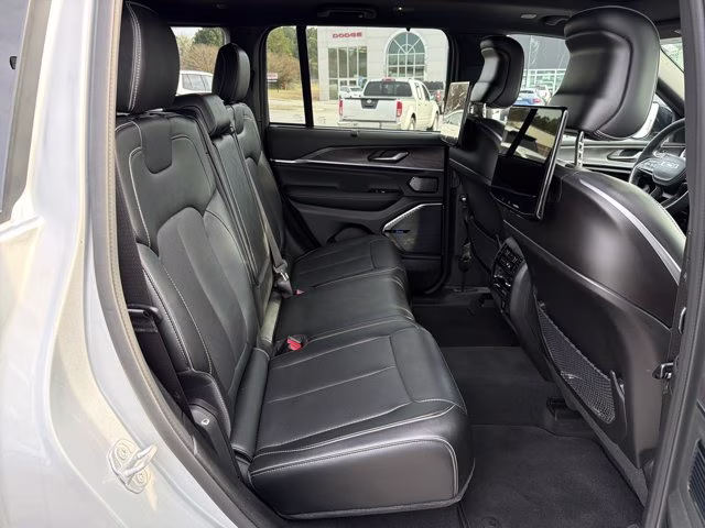 2023 Silver Zynith Jeep Grand Cherokee 4xe Overland 4X4 SUV