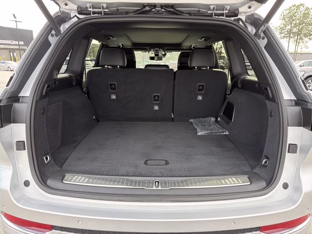 2023 Silver Zynith Jeep Grand Cherokee 4xe Overland 4X4 SUV